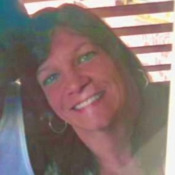 Meet your Posher, Debbie - Picture 1 of 1